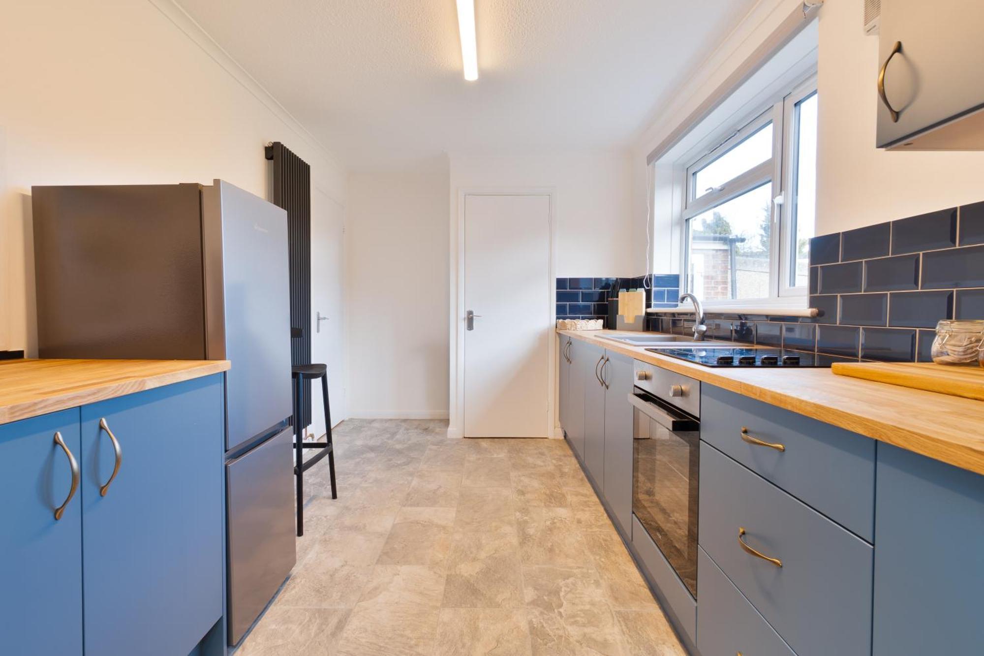 Stylish 4 Bedroom Spacious Retreat With Parking - Sleeps 10 - Families & Contractors Canterbury Zewnętrze zdjęcie