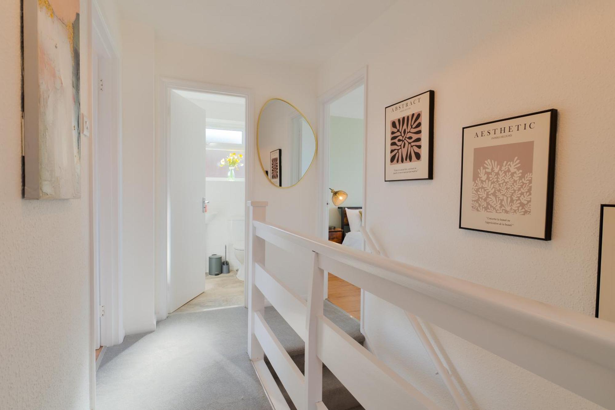 Stylish 4 Bedroom Spacious Retreat With Parking - Sleeps 10 - Families & Contractors Canterbury Zewnętrze zdjęcie